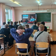 просмотр и обсуждение студентами фильма "вербовщик"